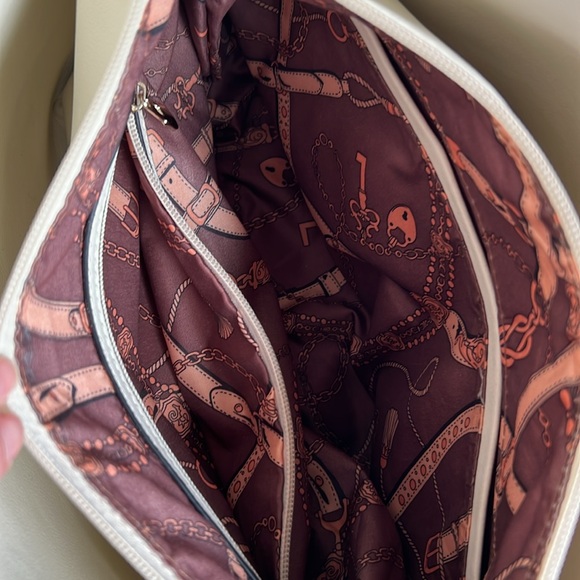 Bag in a bag removable strap, Vegan leather - Picture 6 of 10